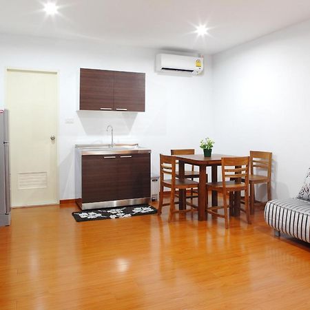 Double Dd House At Mrt Sutthisarn Bangkok Bagian luar foto