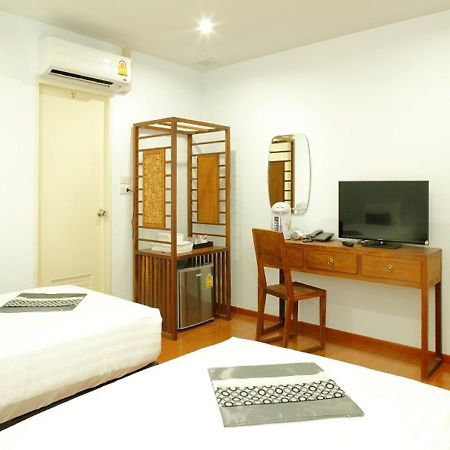 Double Dd House At Mrt Sutthisarn Bangkok Bagian luar foto