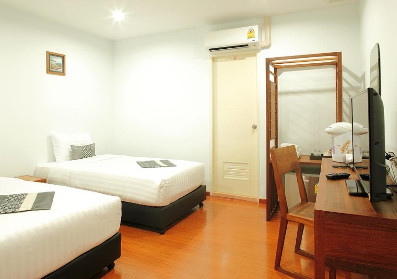 Double Dd House At Mrt Sutthisarn Bangkok Bagian luar foto