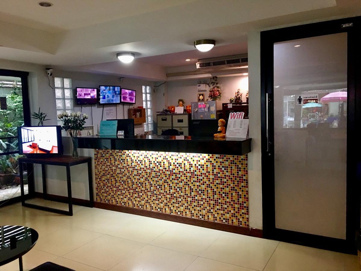 Double Dd House At Mrt Sutthisarn Bangkok Bagian luar foto