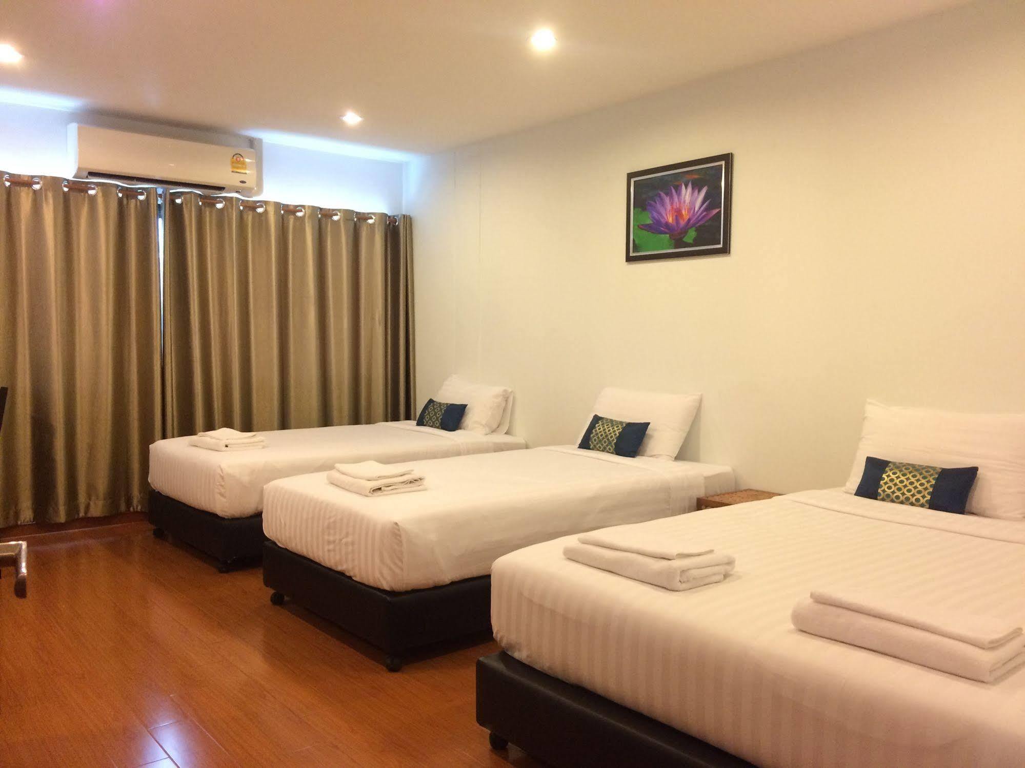 Double Dd House At Mrt Sutthisarn Bangkok Bagian luar foto