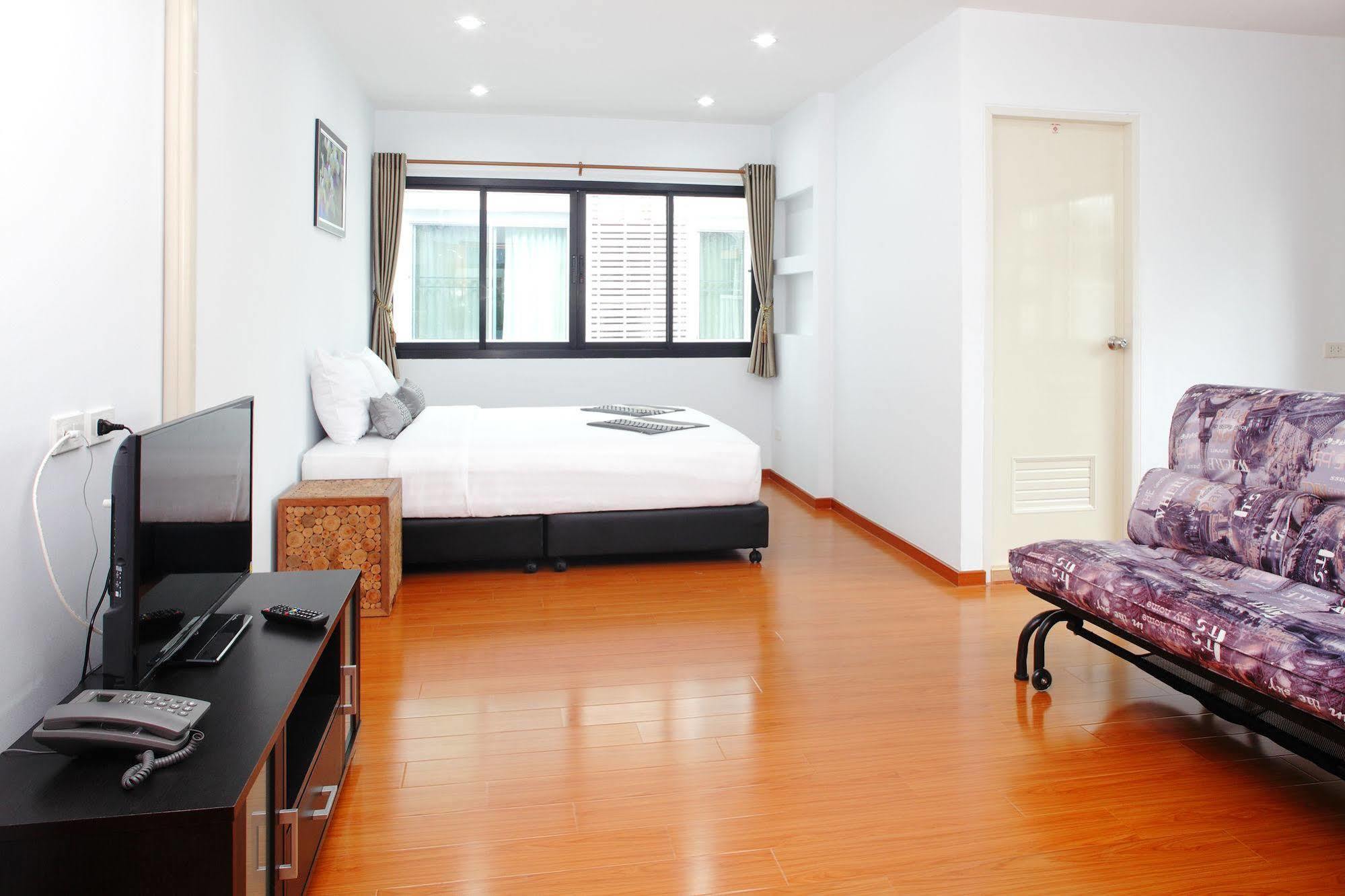 Double Dd House At Mrt Sutthisarn Bangkok Bagian luar foto