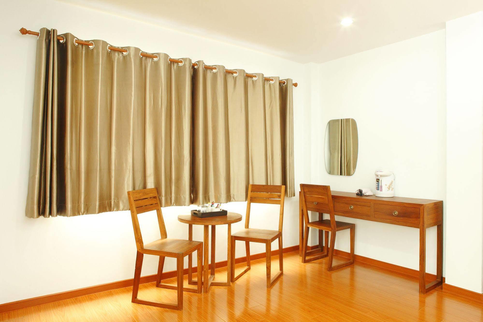 Double Dd House At Mrt Sutthisarn Bangkok Bagian luar foto