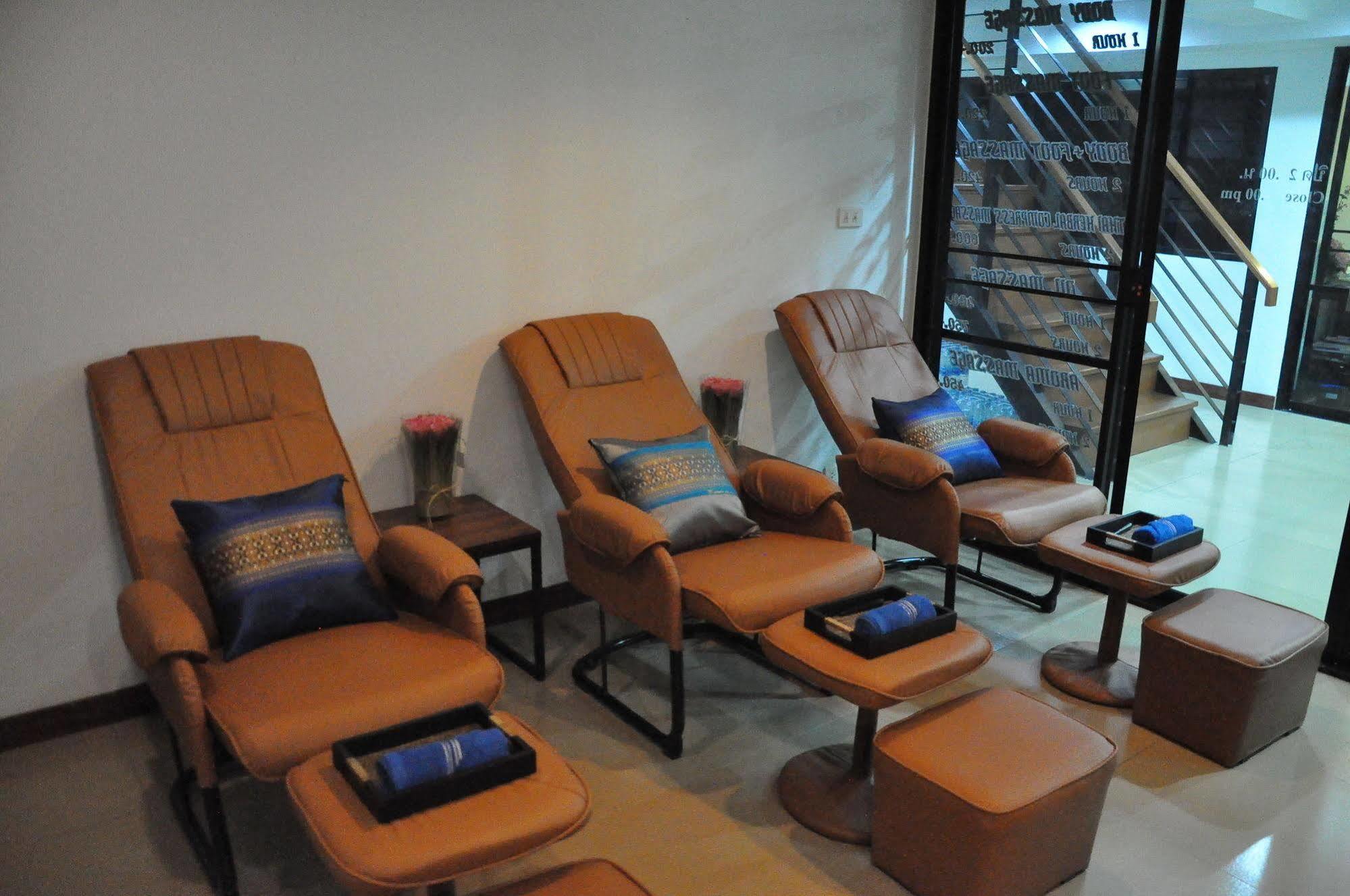 Double Dd House At Mrt Sutthisarn Bangkok Bagian luar foto